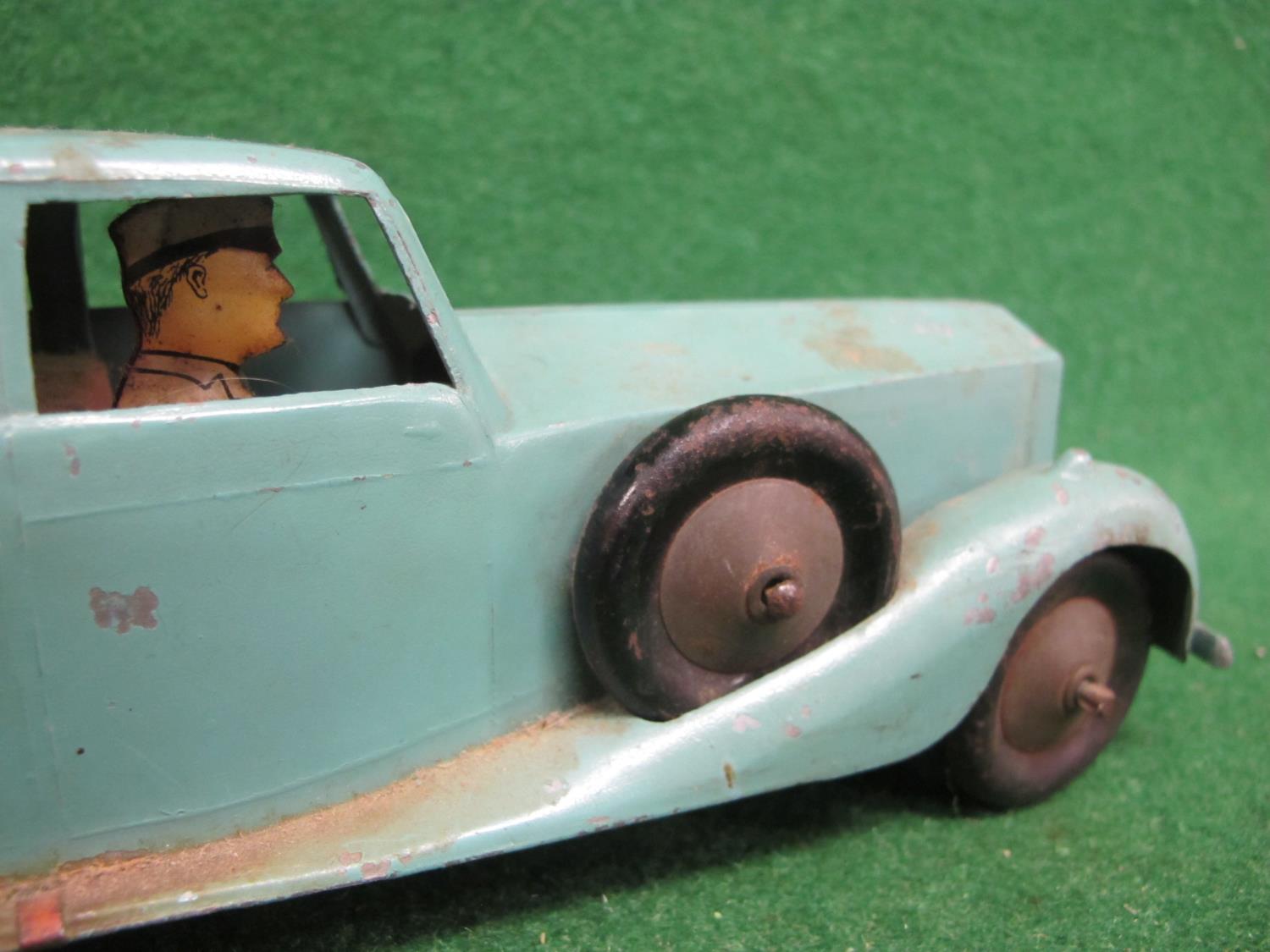 Rare Betal (England) diecast clockwork Rolls Royce with tinplate driver and base - 10" long (working - Image 5 of 5