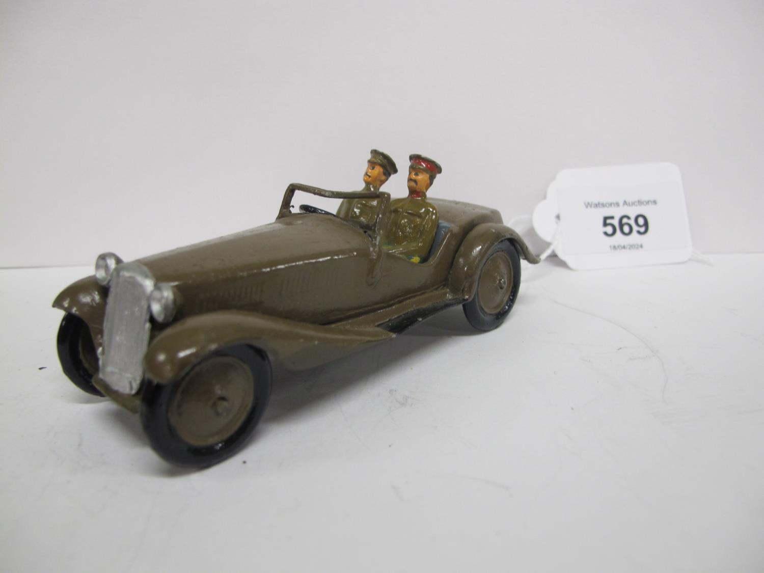 Britains staff car with removable officers (repainted and reproduction) - 4.25" long Please note de