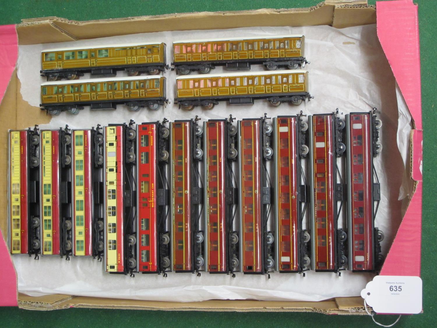 Fifteen Hornby Dublo 3 Rail tinplate coaches for the LMS, BR and LNER (teak), unboxed (in clean - Image 2 of 3