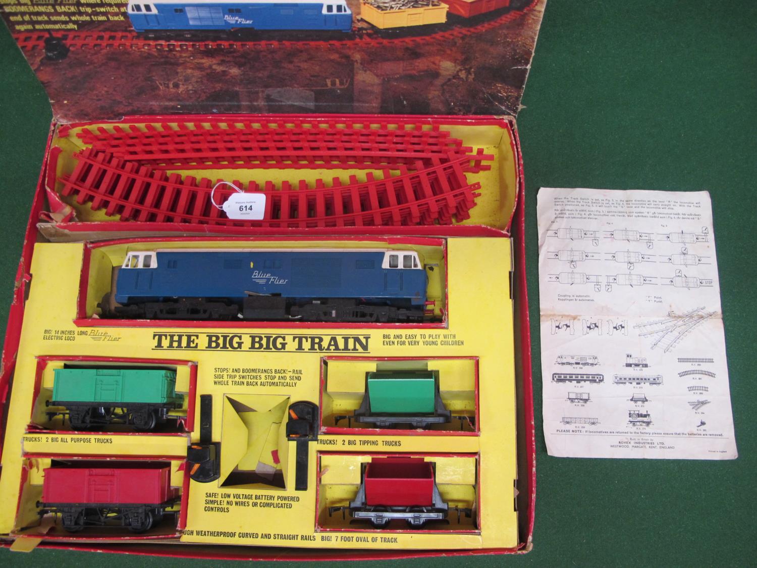 Rovex/Triang battery powered O gauge Big-Big Train set with Hymek style locomotive, four wagons, two - Bild 2 aus 2