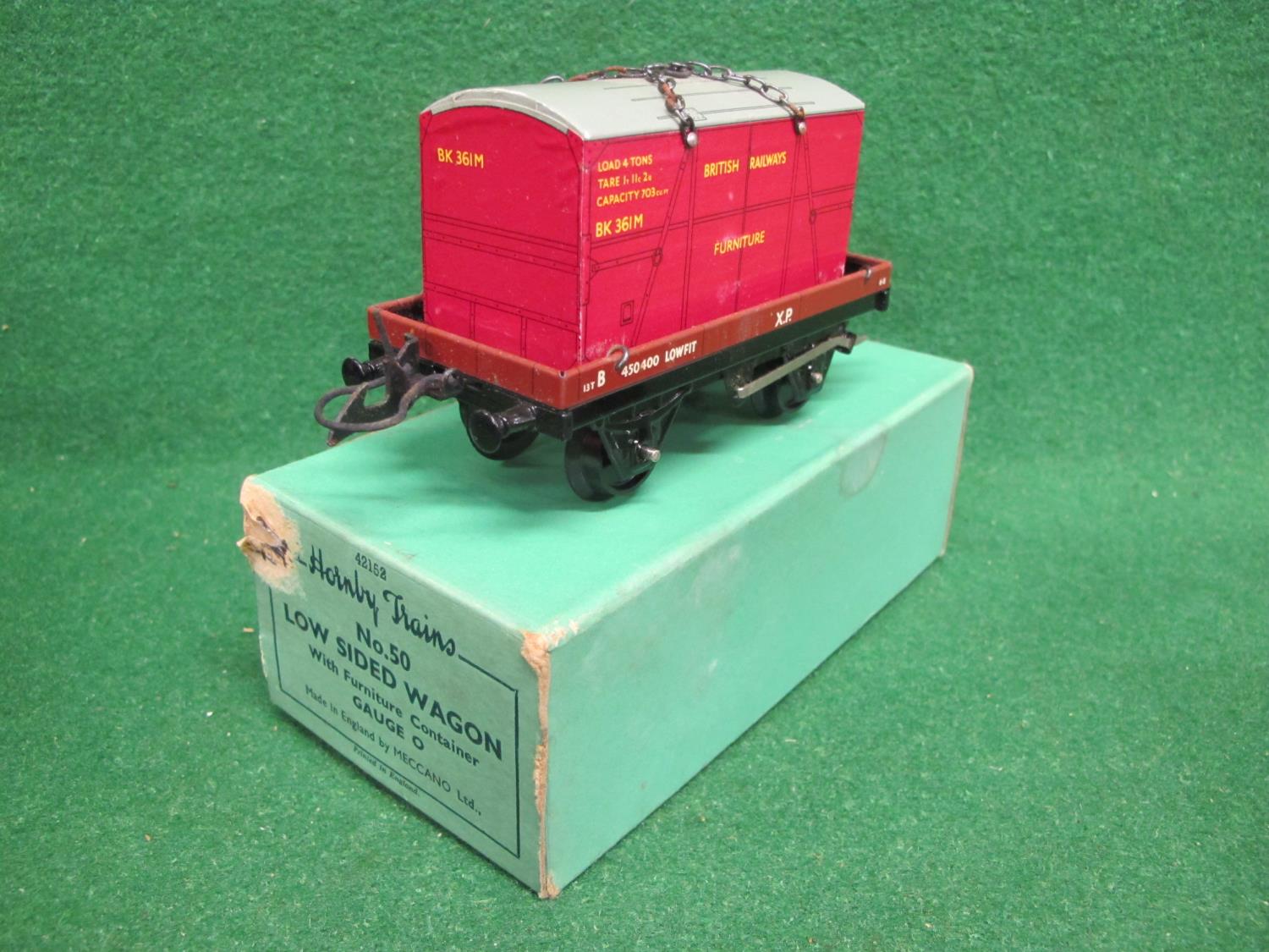 Marklin 4 volt O gauge 4-4-0 locomotive and tender No. 385 in lined red, two Bogie coaches with - Image 3 of 8