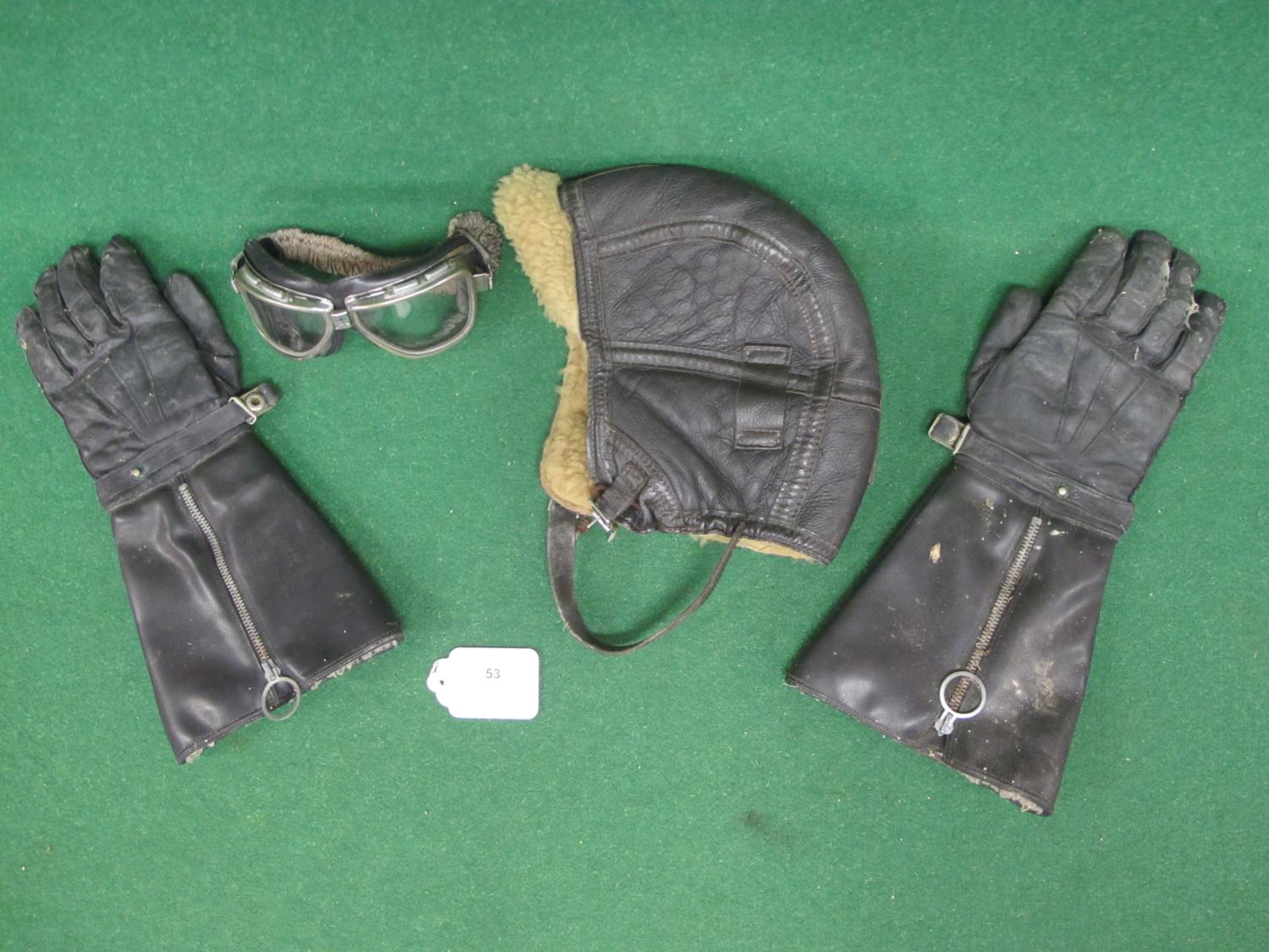 Sheepskin flying helmet, pair of fur lined gauntlet gloves and Climax 510 goggles Please note - Bild 2 aus 3