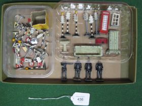 Tray of Dinky to include: road signs, traffic lights, phone box, sink, bath, radiator etc together