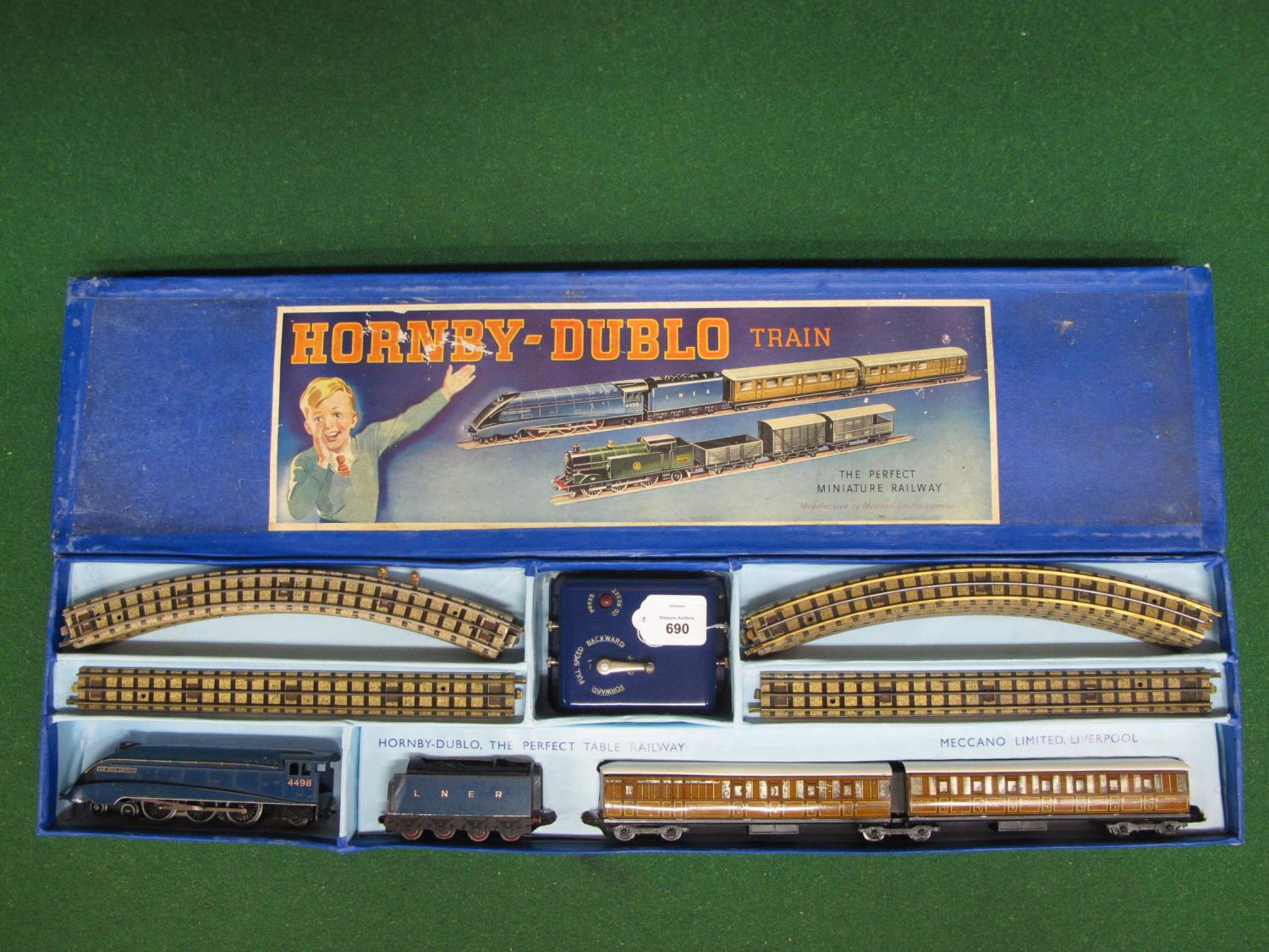 1938-1941 HD 3 Rail EDP1 Passenger Train Set containing: A4 4-6-2 locomotive and tender No. 4498 Sir