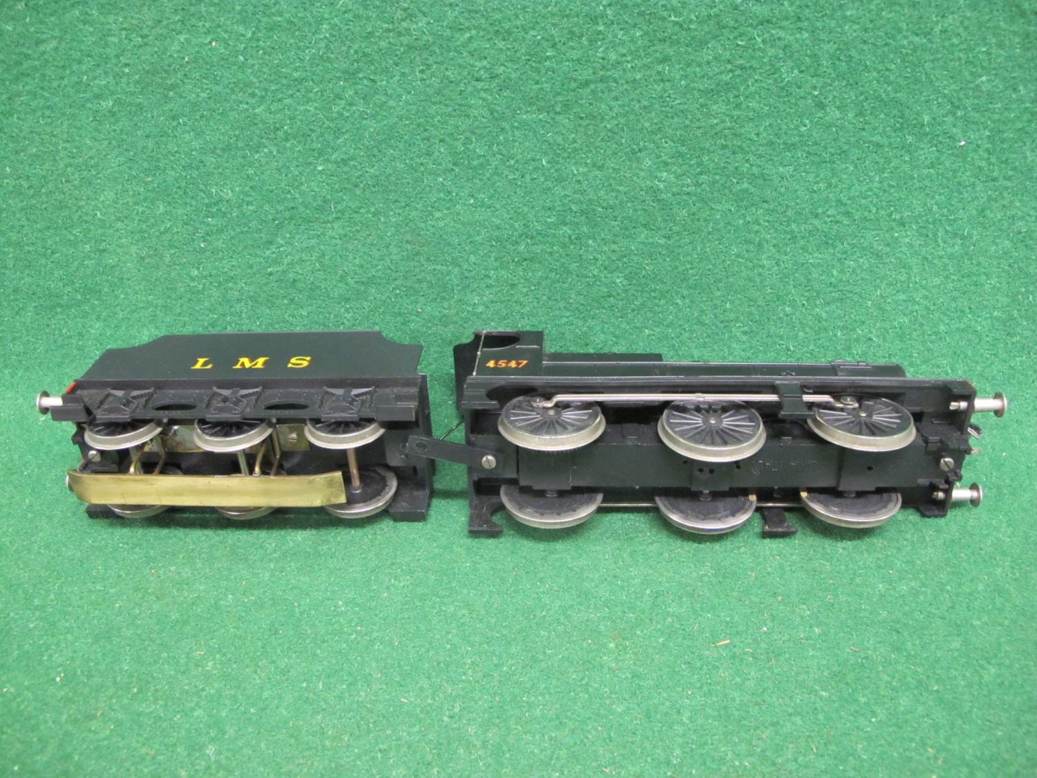 Lima plastic O gauge Fowler 4F 0-6-0 locomotive and tender No. 4547 in plain LMS black, modified - Image 3 of 3