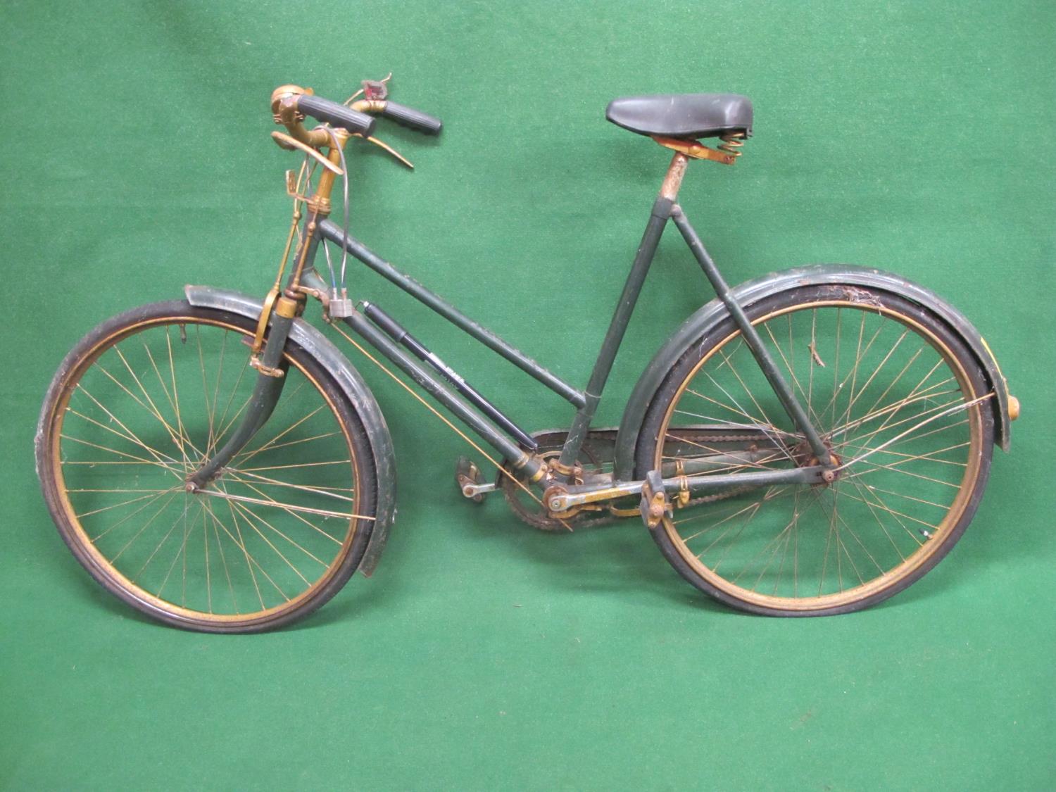 Curry ladies bicycle with rod brakes and three speed Sturmey-Archer rear hub (for renovation) Please