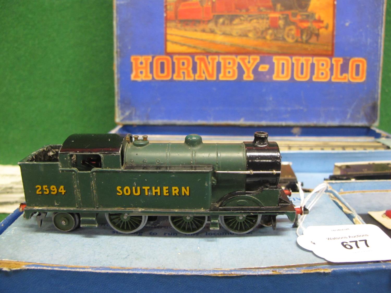 1947 HD 3 Rail EDG7 SR Goods Train Set containing: N2 0-6-2T No. 2594 in Southern olive green, two - Image 3 of 3