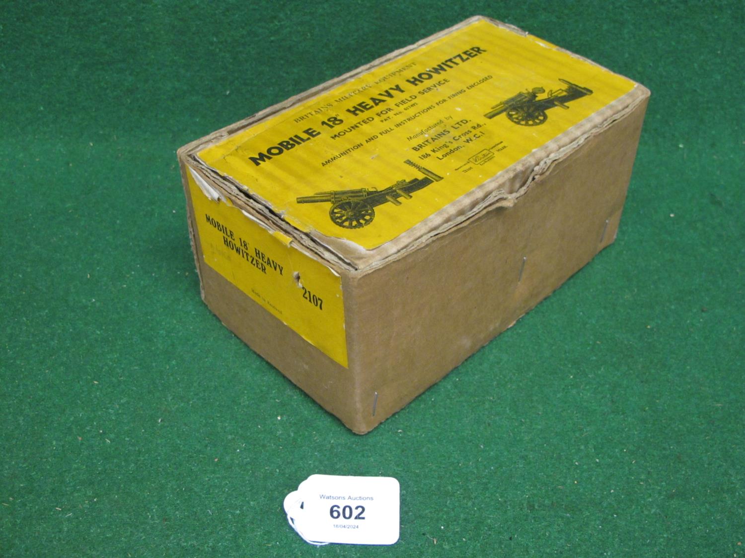 Britains Mobile 18 Heavy Howitzer with sprung cartridge and four metal shells, boxed Please note - Image 2 of 3