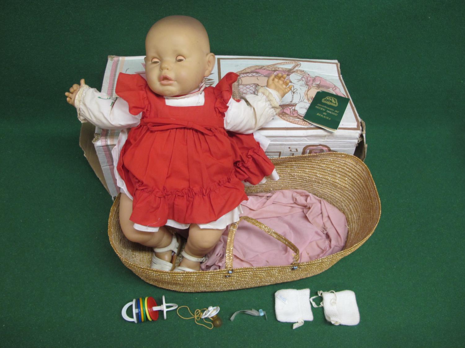 Berjusa (Spain) Baby Doll named Minene, date of birth: 21 February 1981 with original basket and - Image 3 of 3