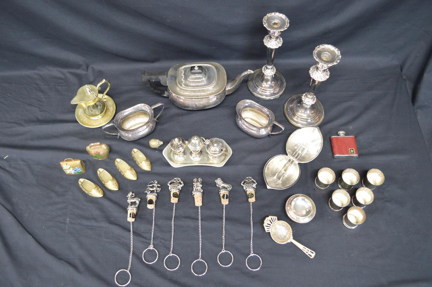 Collection of silverplate to include: three piece teaset, cruet set and tea strainer etc Please note - Image 3 of 3