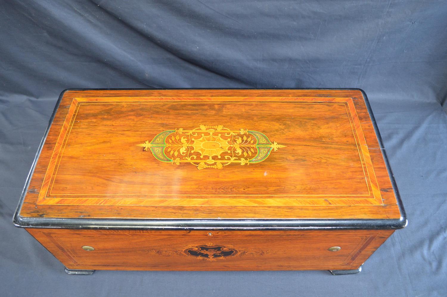 19th century cylinder music box with 38cm brass cylinder and two piece steel comb movement playing - Image 5 of 5