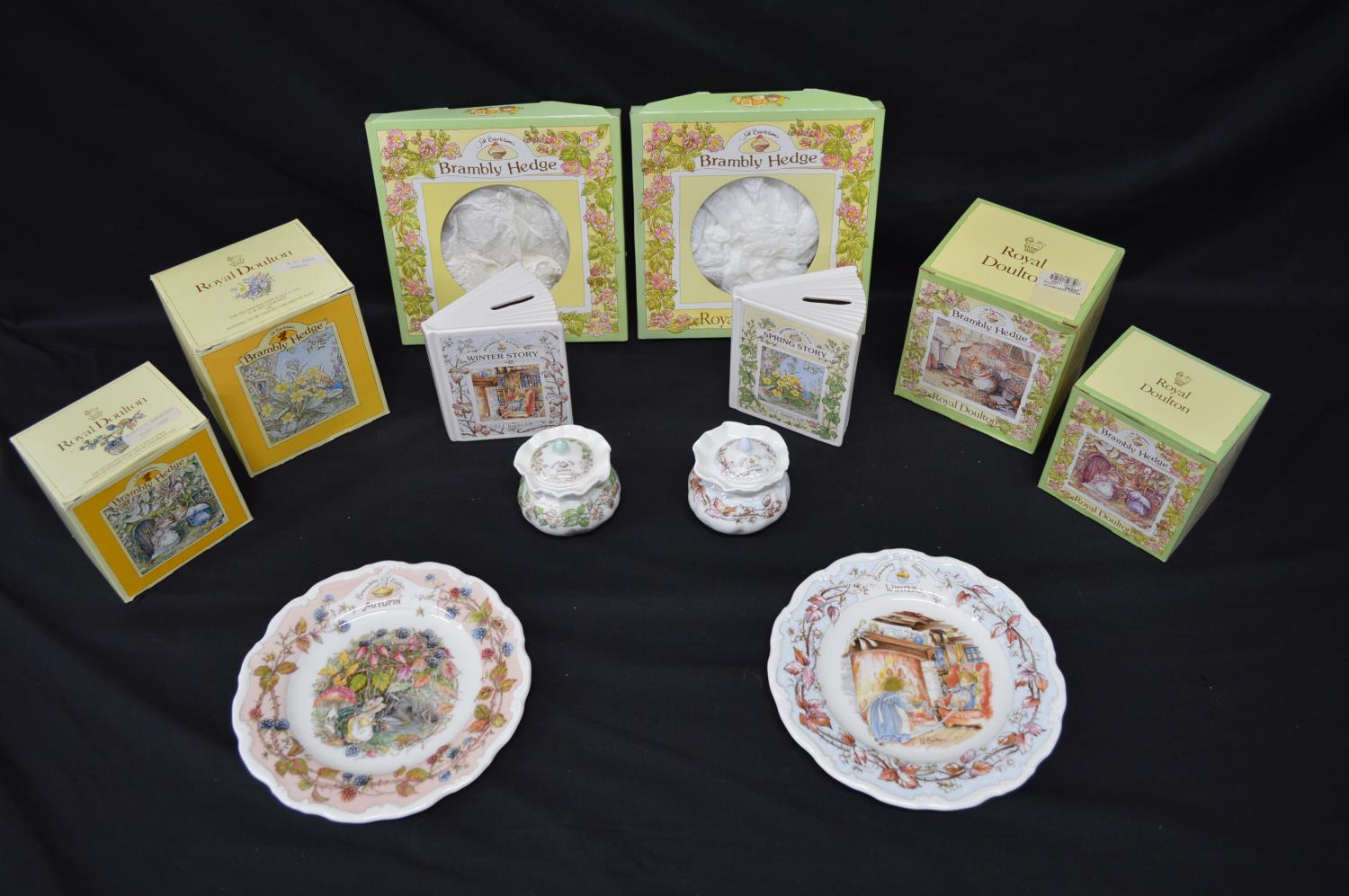 Quantity of Royal Doulton Bramley Hedge some in original boxes to comprise: Winter plate, Autumn - Image 2 of 8