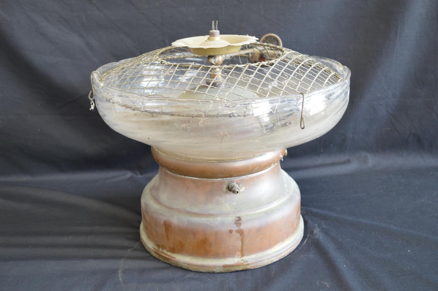 Copper based American centre bowl having glass top and personal engraving to copper reservoir base - Image 6 of 6