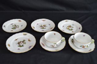 Small quantity of Herend Rothschild Bird pattern tea china to comprise: two tea cups, two saucers