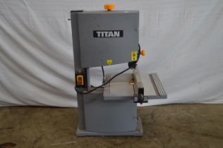 Titan bandsaw (untested and sold as seen) Please note descriptions are not condition reports, please