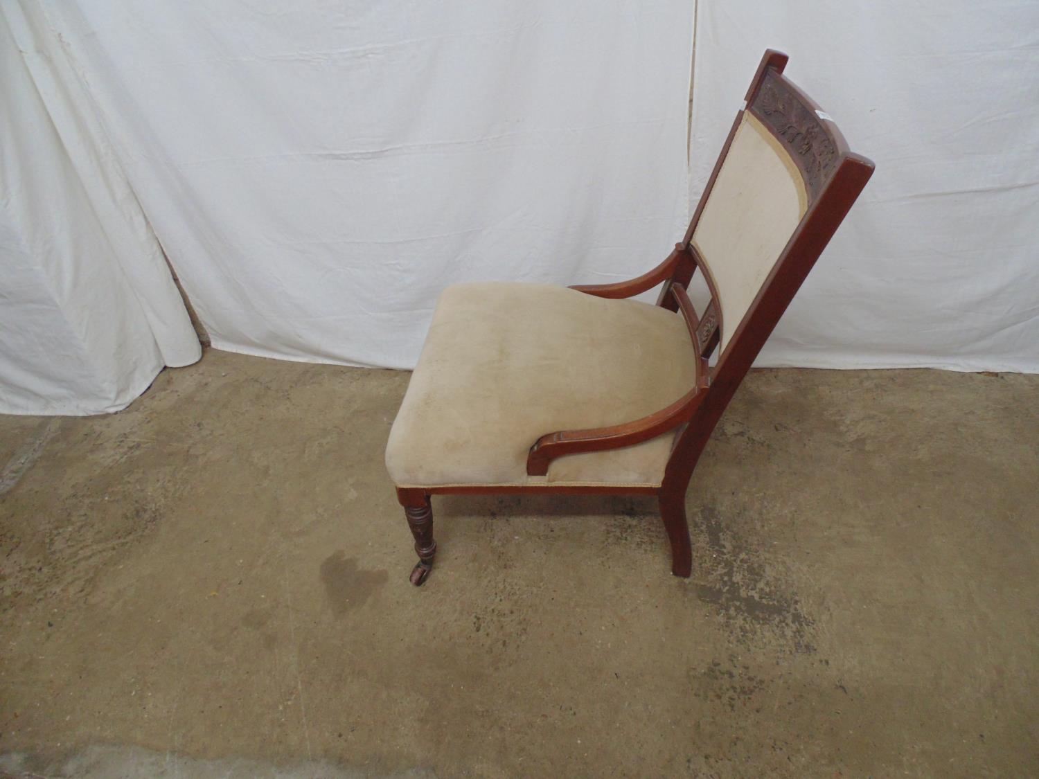 Mahogany bedroom chair with carved cresting rail, padded back and seat, standing on turned front - Image 4 of 4