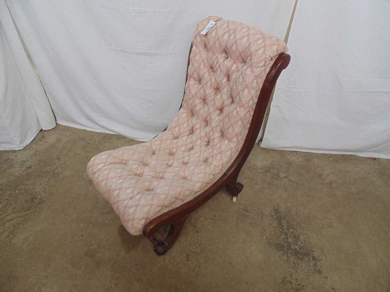 Mahogany slipper chair having buttoned pink and white upholstery, standing on scrolled legs ending - Image 2 of 4