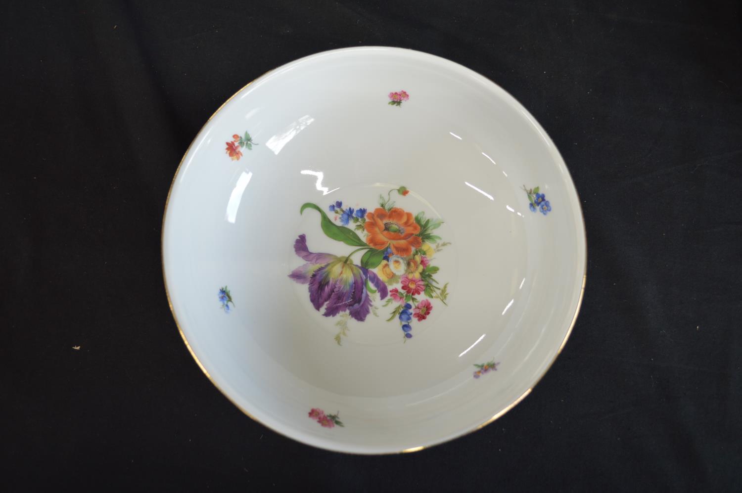 Group of ceramics to include: Furstenburg floral decorated bowl - 22cm dia, Staffordshire flat - Bild 3 aus 8