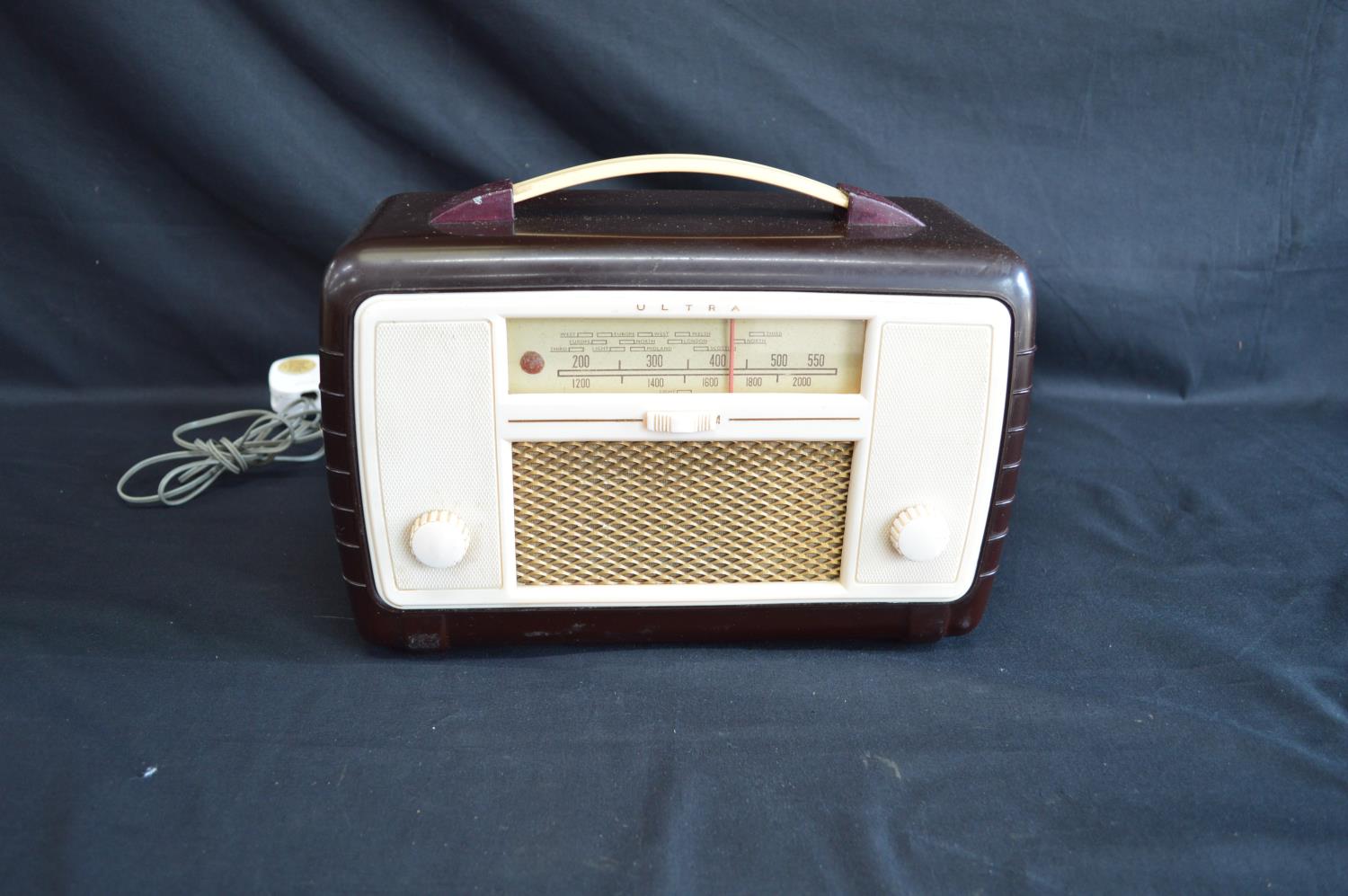 Ultra Bakelite radio with top carrying handle - 30.5cm wide together with a reproduction - Image 4 of 5