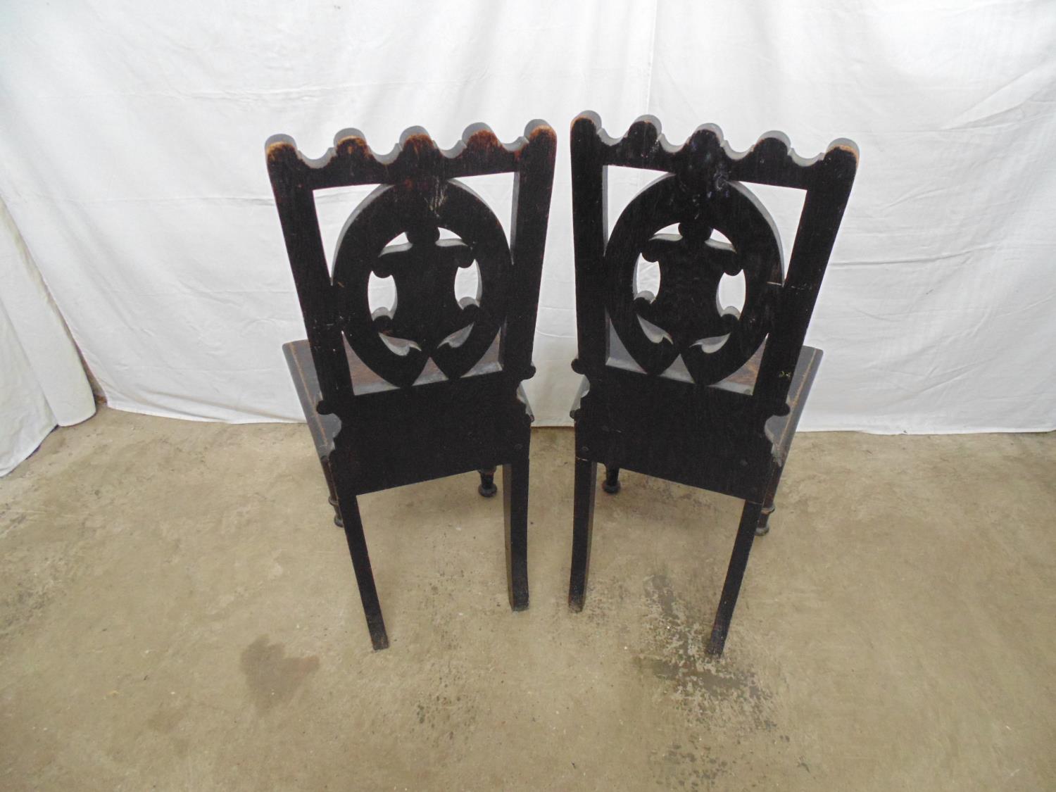 Pair of oak hall chairs having carved backs, solid seats and turned front legs - 42cm x 38cm x - Image 4 of 4