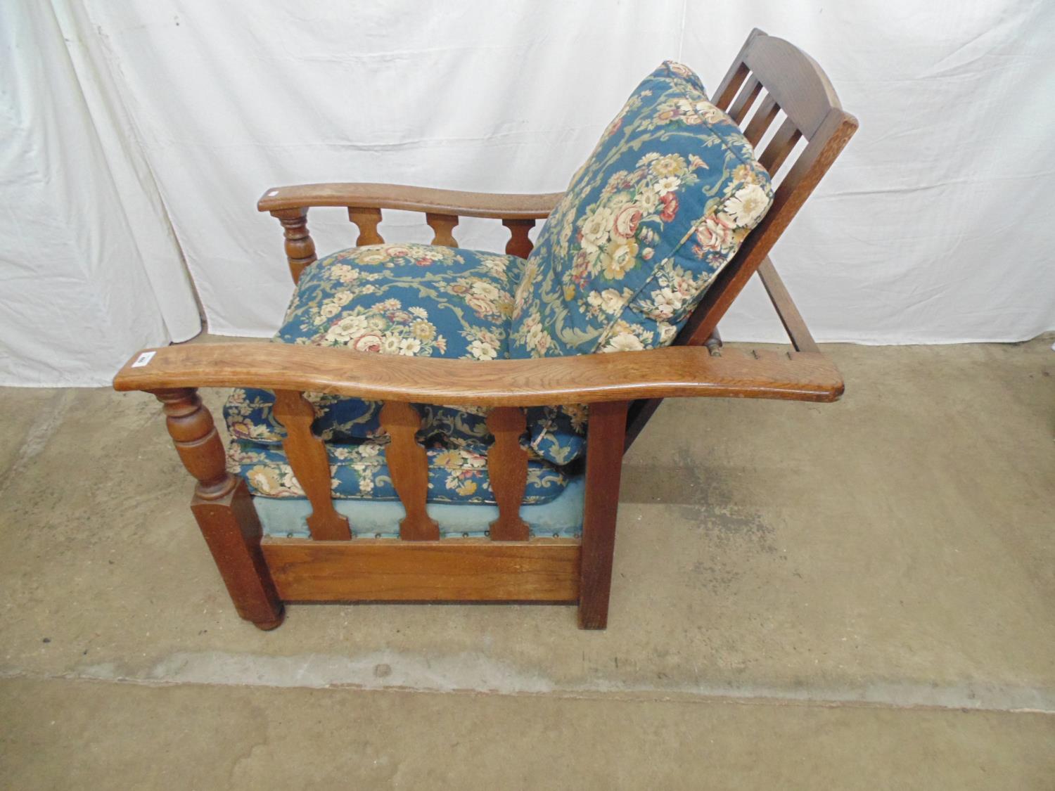 Early 20th century oak armchair having reclining back rail with shaped elbow rests, slatted sides - Image 2 of 6