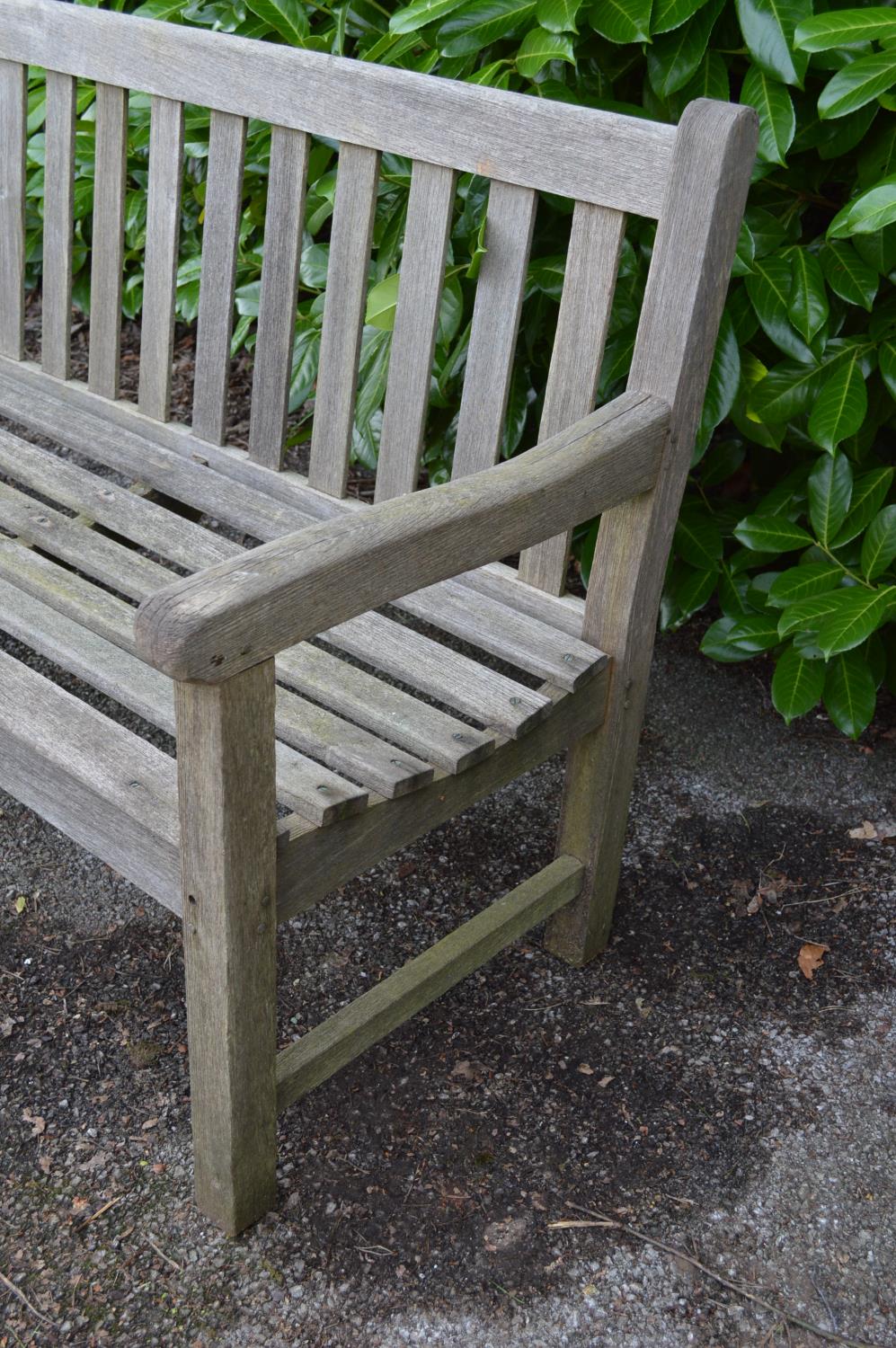 Wooden garden bench - 122cm x 60cm x 86cm tall Please note descriptions are not condition reports, - Image 2 of 2