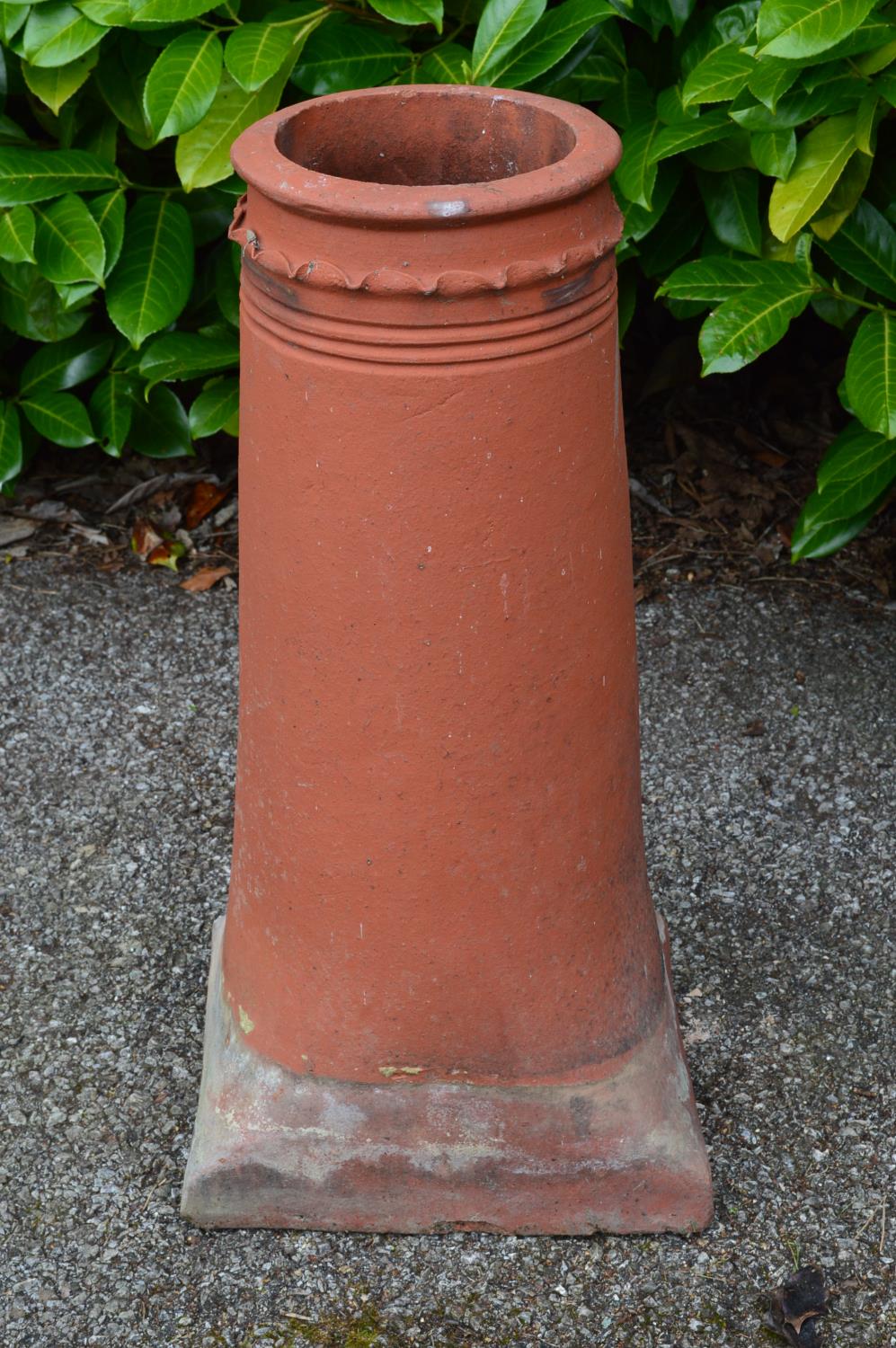 Circular topped chimney pot with square base - 30cm dia x 67cm tall Please note descriptions are not