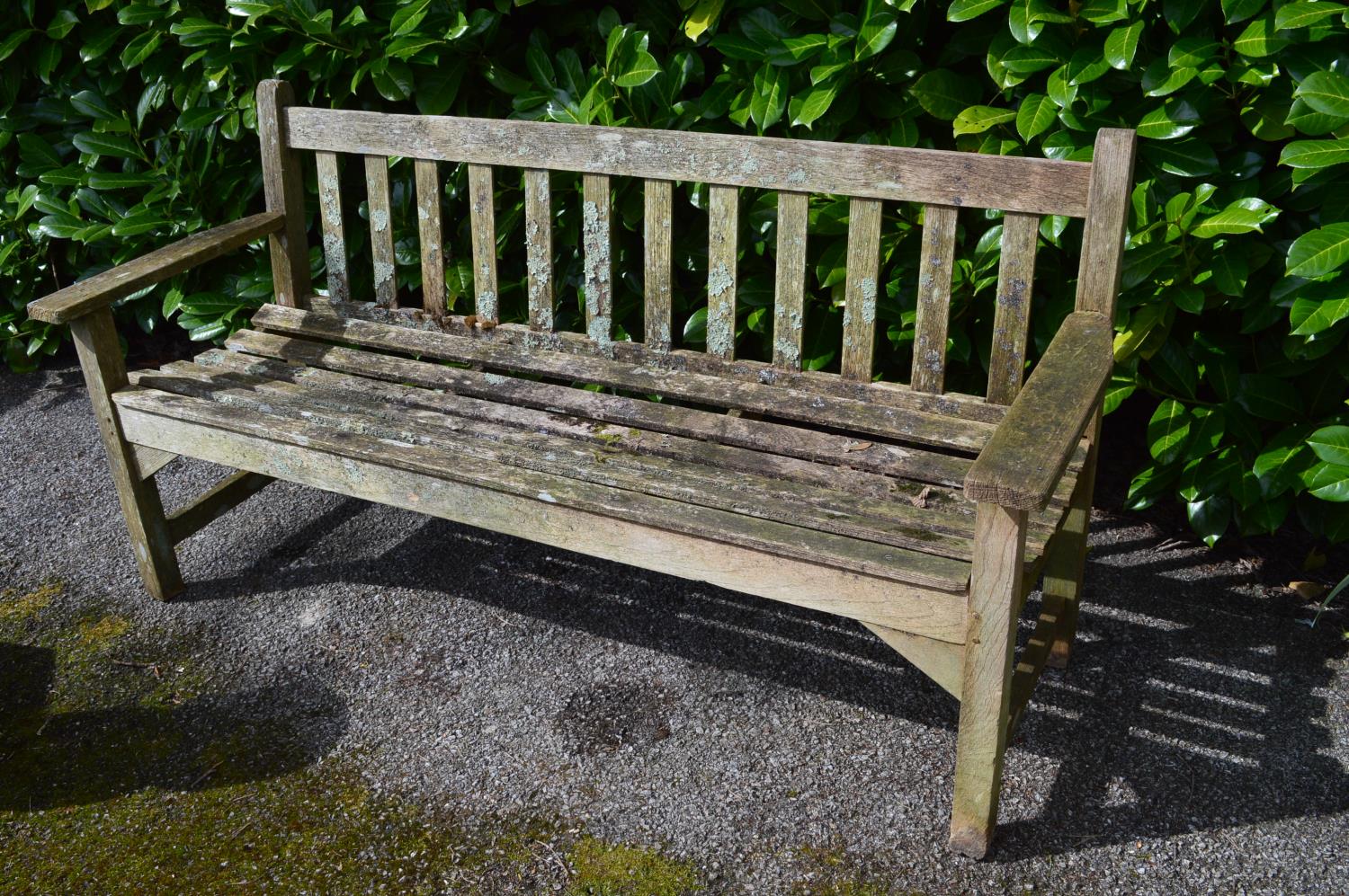 Wooden slatted garden bench - 159cm x 58cm x 83cm tall Please note descriptions are not condition