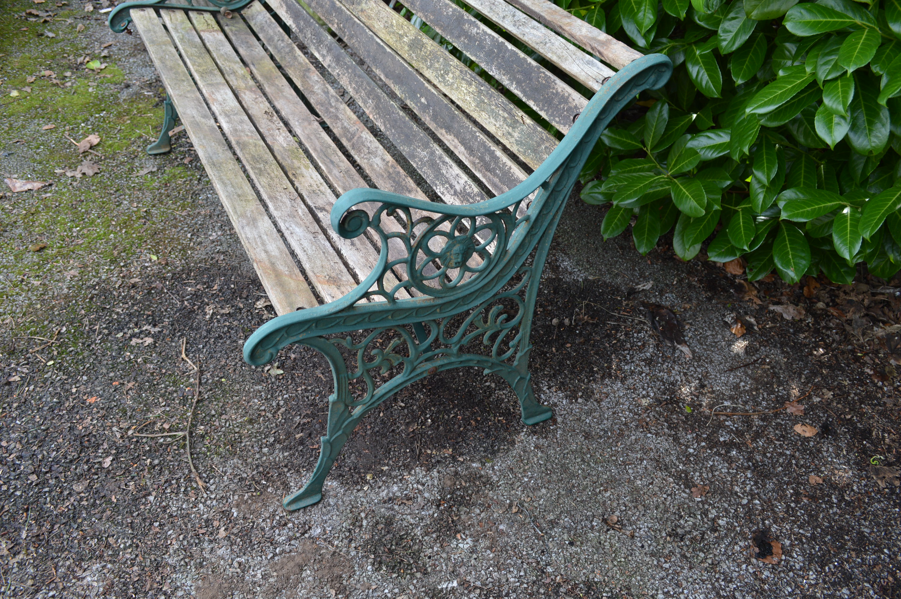 Wooden slatted garden bench with iron ends - Image 2 of 2