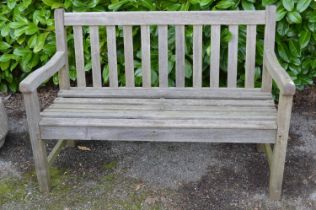 Wooden garden bench - 122cm x 60cm x 86cm tall Please note descriptions are not condition reports,