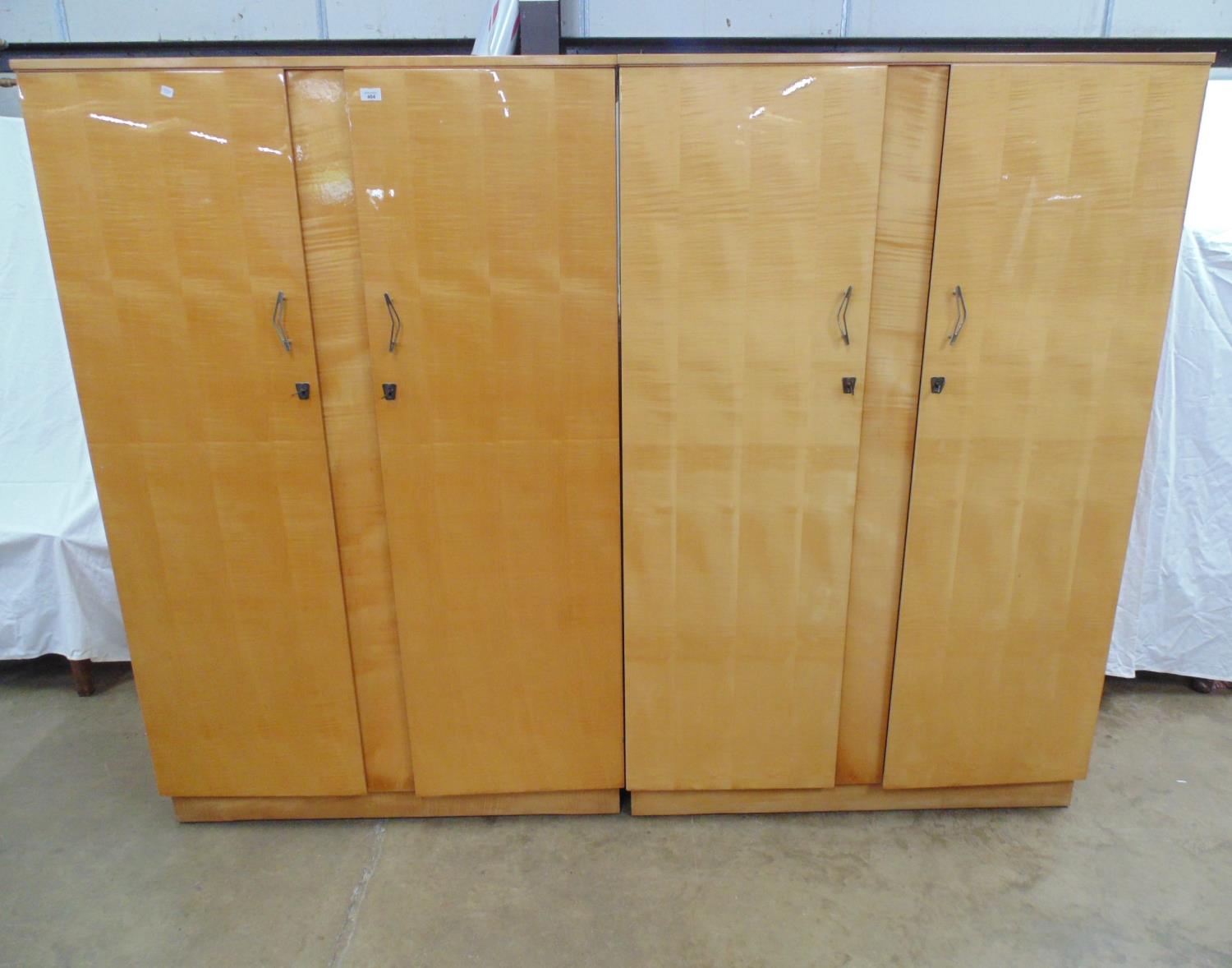 Mid century gloss maple finish three piece bedroom suite to comprise: one double wardrobe with doors - Image 5 of 9