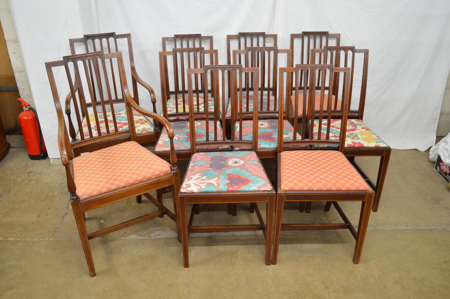 Georgian mahogany dining table with drop leaf and extra leaf, standing on turned legs - 257.5cm ( - Bild 3 aus 4