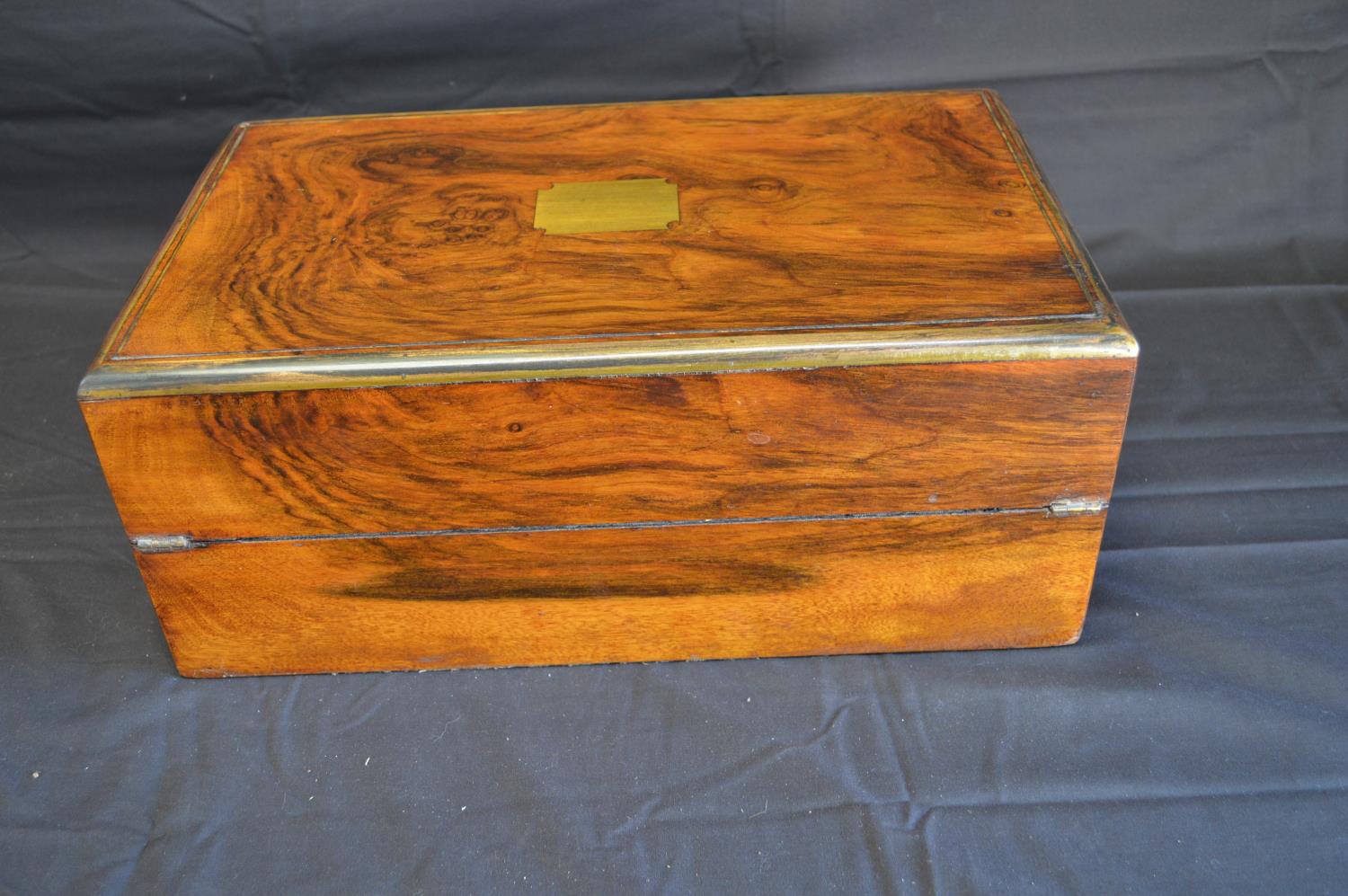 Walnut brass bound travelling writing slope - 40cm wide Please note descriptions are not condition - Bild 4 aus 4
