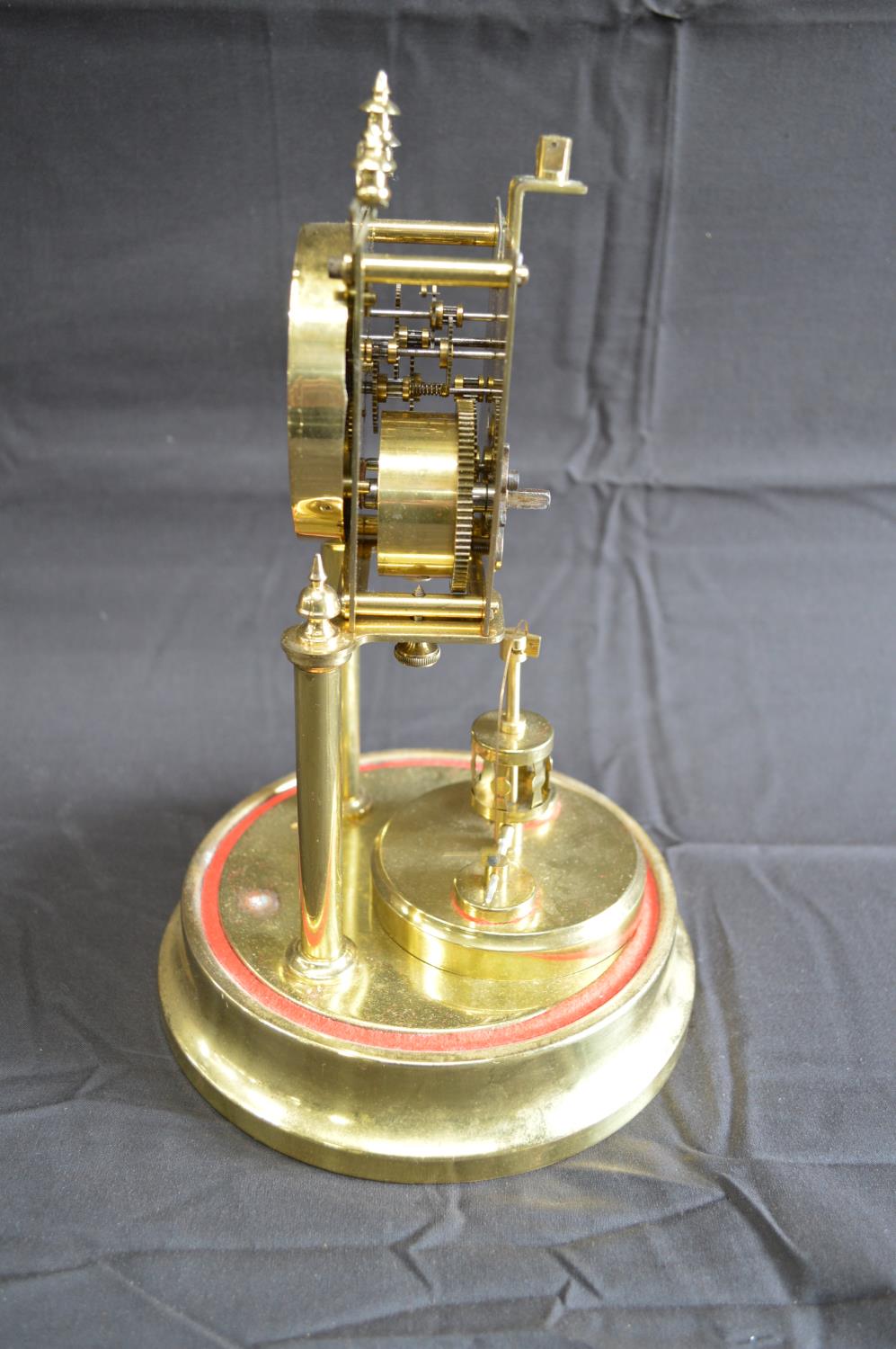 Dome cased brass Anniversary clock having cream dial with black numerals and black hands - 31.5cm - Bild 2 aus 6