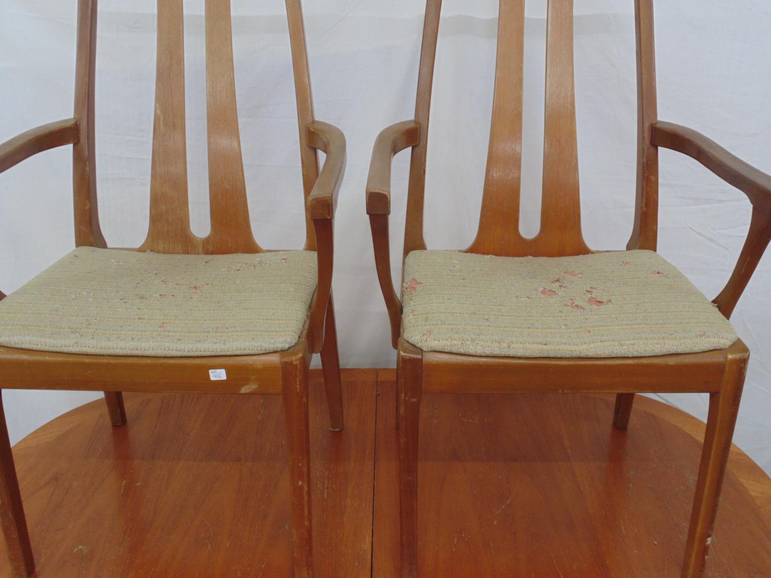 Set of six Nathan chairs (two carvers and four standard - one loose seat) - 47cm x 44cm x 96cm - Bild 5 aus 6