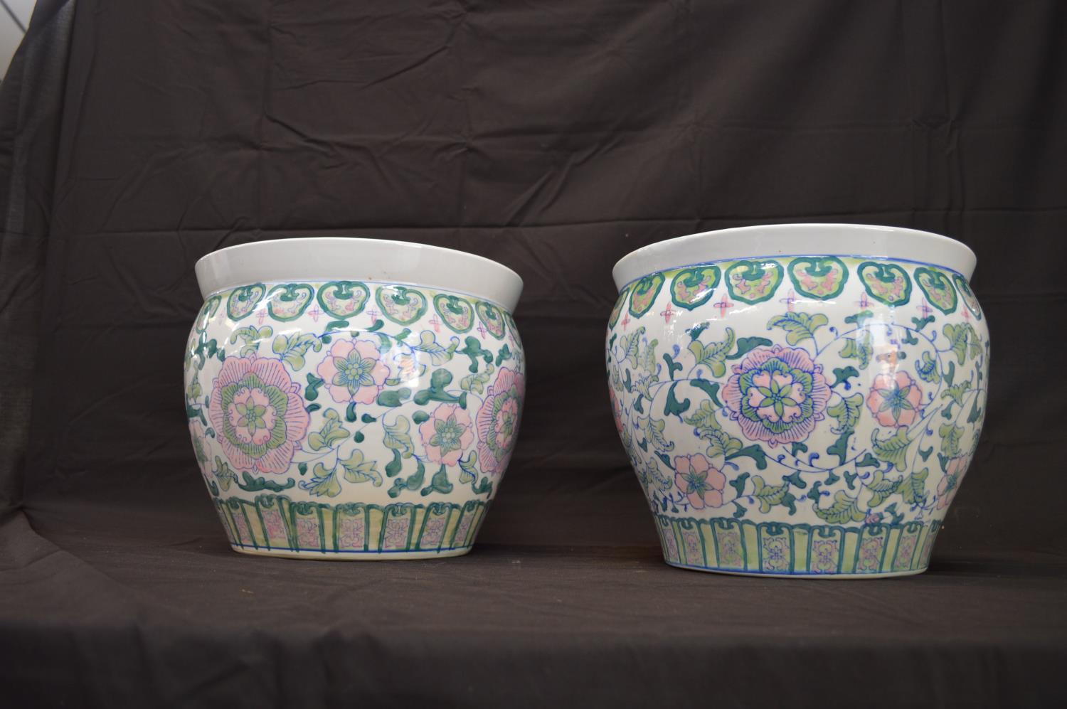 Pair of late 20th century Oriental style jardinieres having foliate decoration - 32cm x 26.5cm - Image 3 of 3