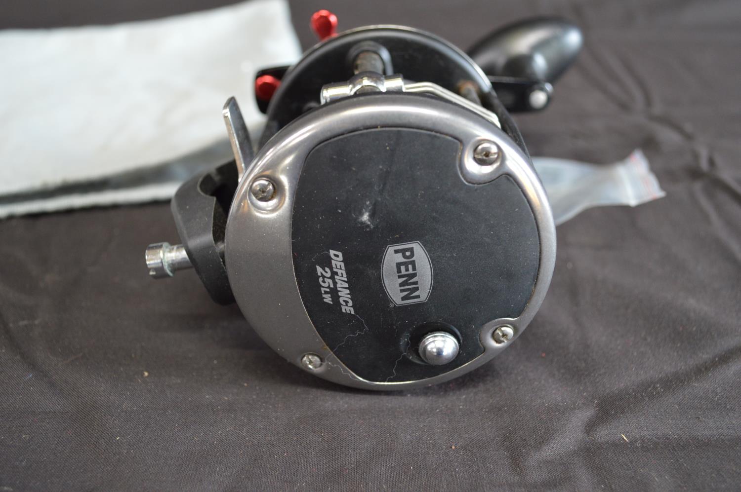 Group of three Penn fishing reels to comprise: Defiance 25LW, Commander and 113 4/0 Senator Please - Bild 5 aus 5