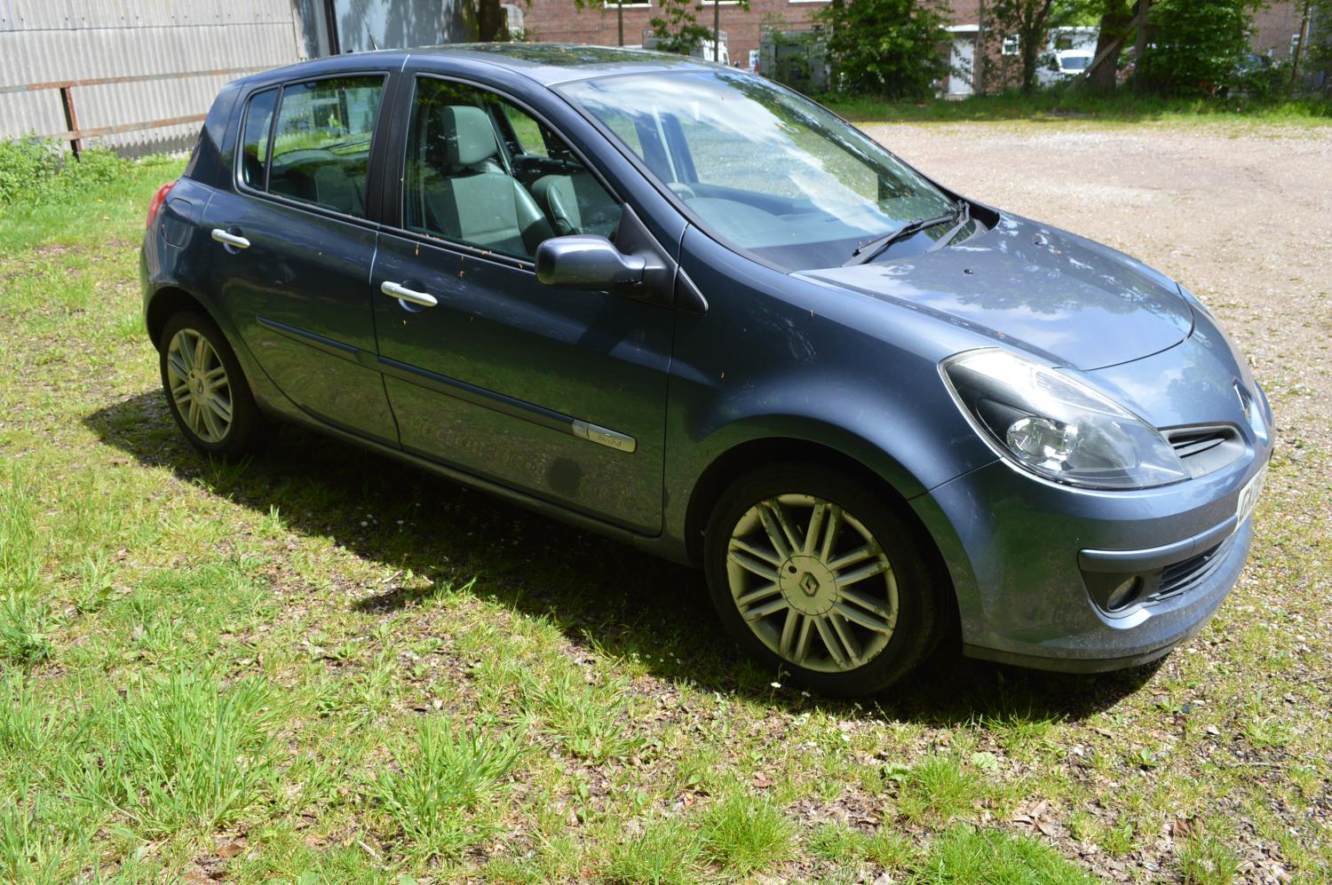 2006 Renault Clio Initiale A, 1.6 automatic, petrol, MoT March 2025, approx 80,000 miles, Reg GK06 - Image 3 of 9