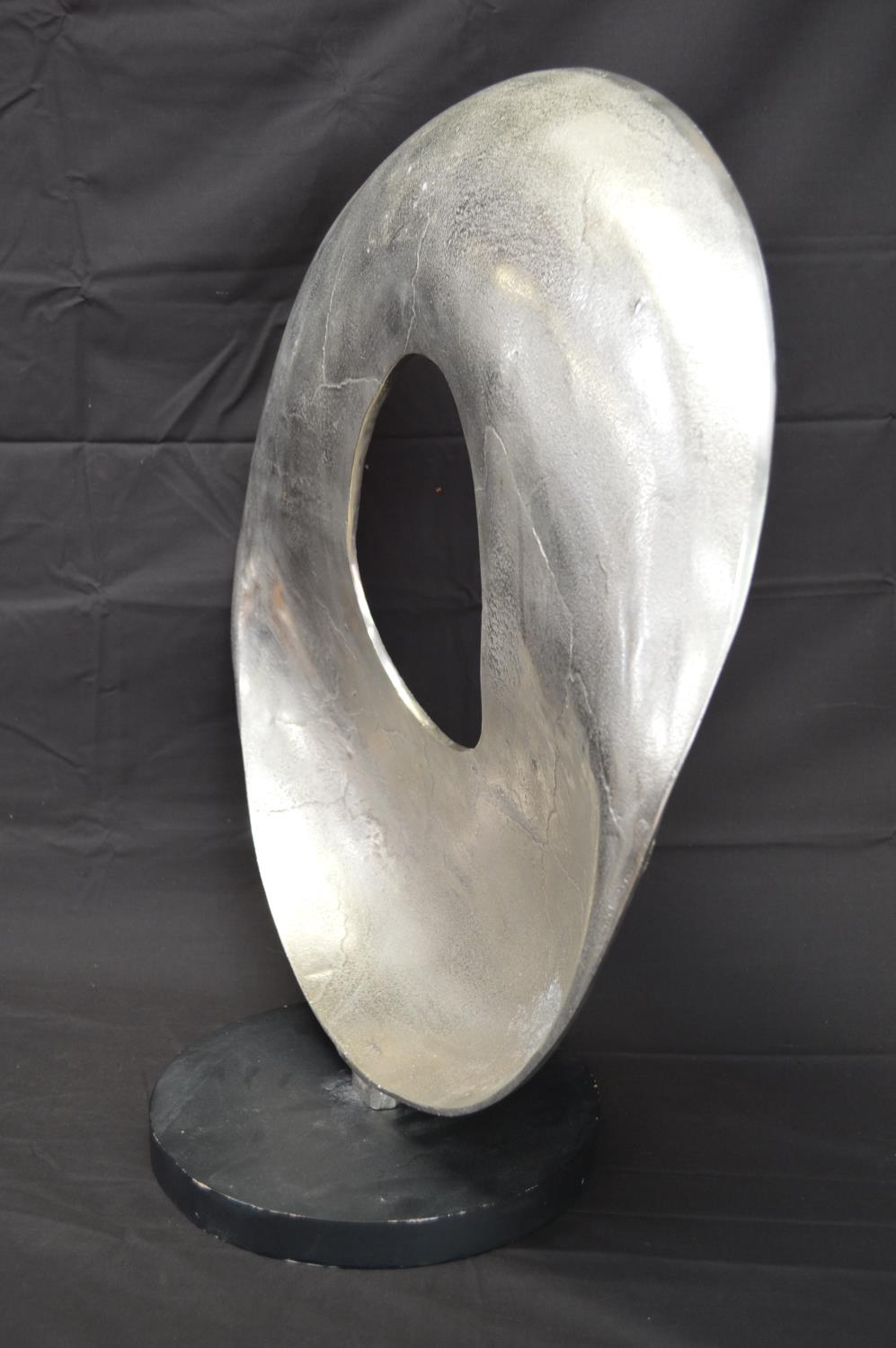 Modern aluminium circular sculpture on circular wooden base - 63cm tall Please note descriptions are - Image 2 of 4