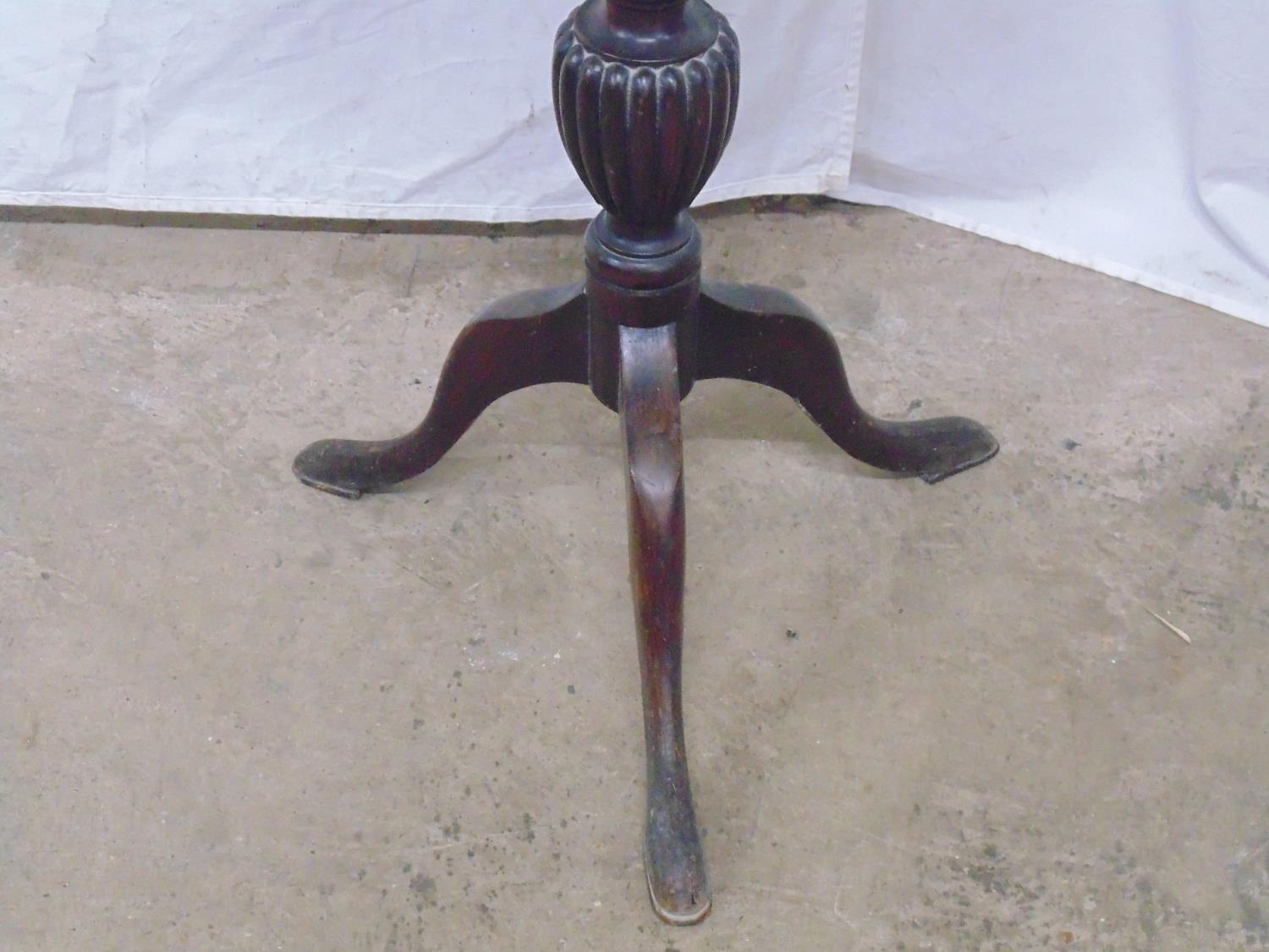 Mahogany two tier dumb waiter on turned column ending in three cabriole legs - 50cm dia x 107cm tall - Image 3 of 3