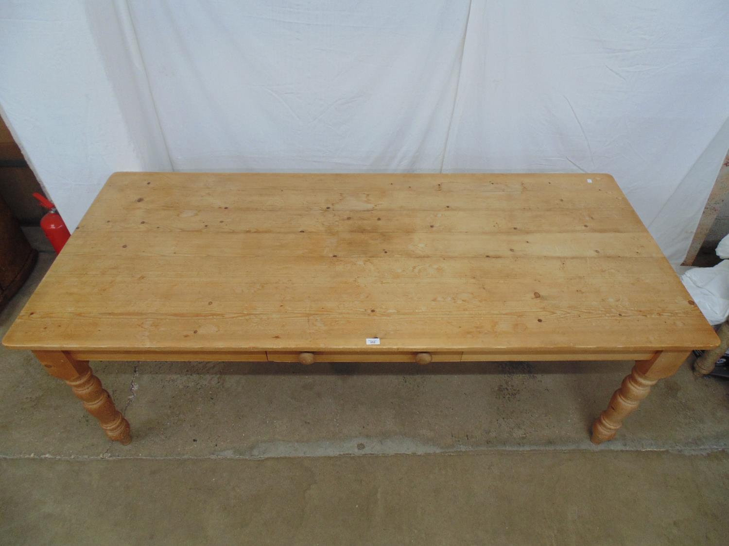 Large modern pine kitchen table having single drawer, standing on turned legs - 211cm x 91cm x - Bild 3 aus 6