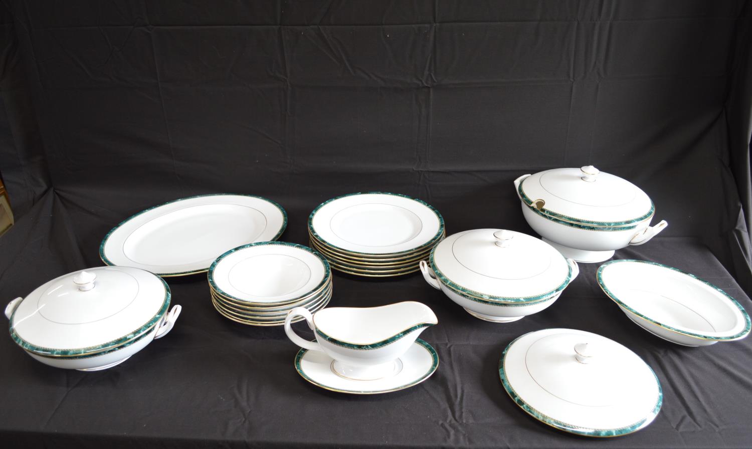 Royal Worcester Medici tea and dinner ware to comprise: six tea cups, six 15cm saucers, six 16cm - Image 5 of 6
