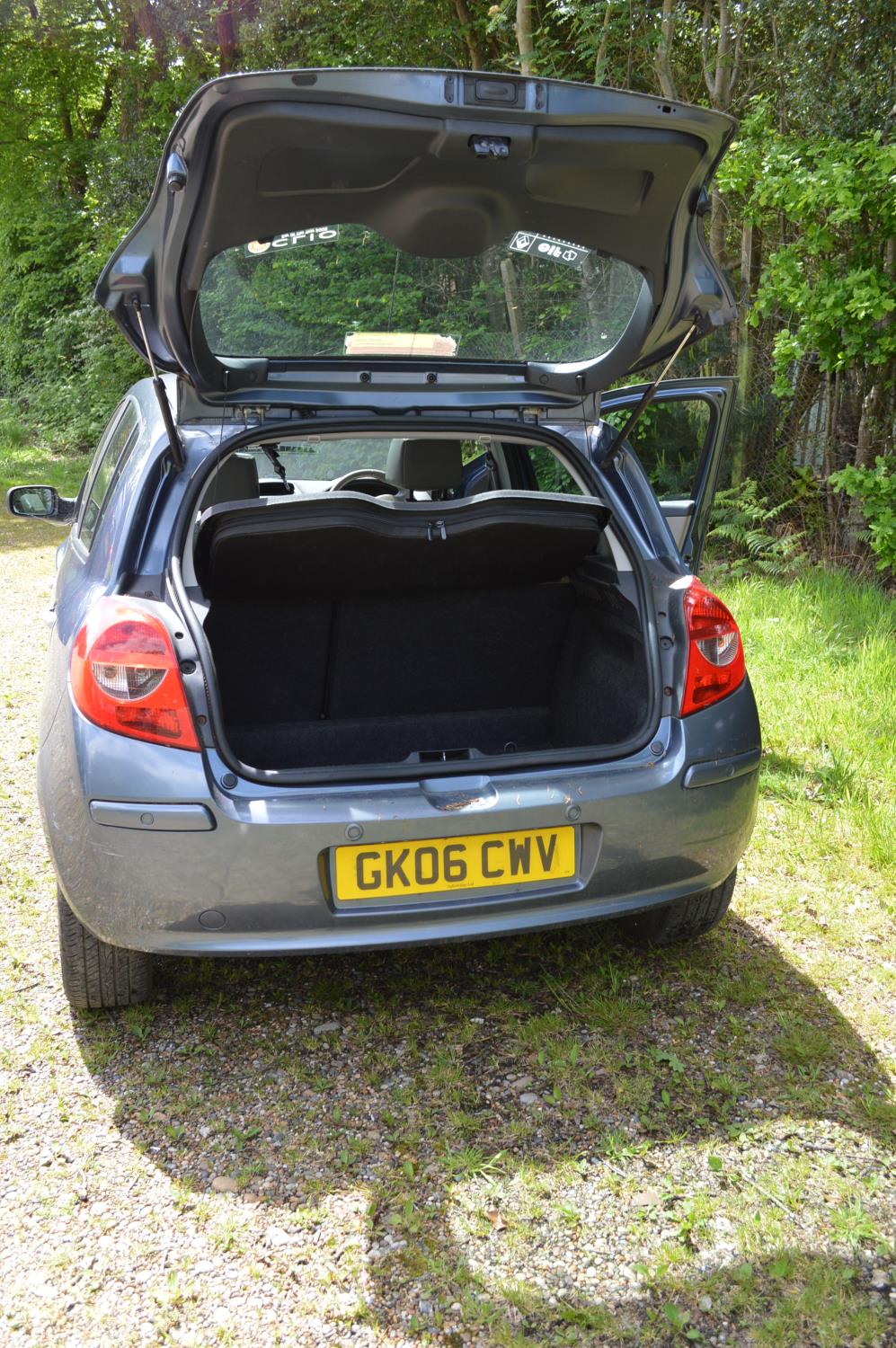 2006 Renault Clio Initiale A, 1.6 automatic, petrol, MoT March 2025, approx 80,000 miles, Reg GK06 - Image 9 of 9