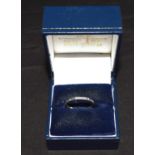 Platinum engraved wedding band (2.9g) Please note descriptions are not condition reports, please