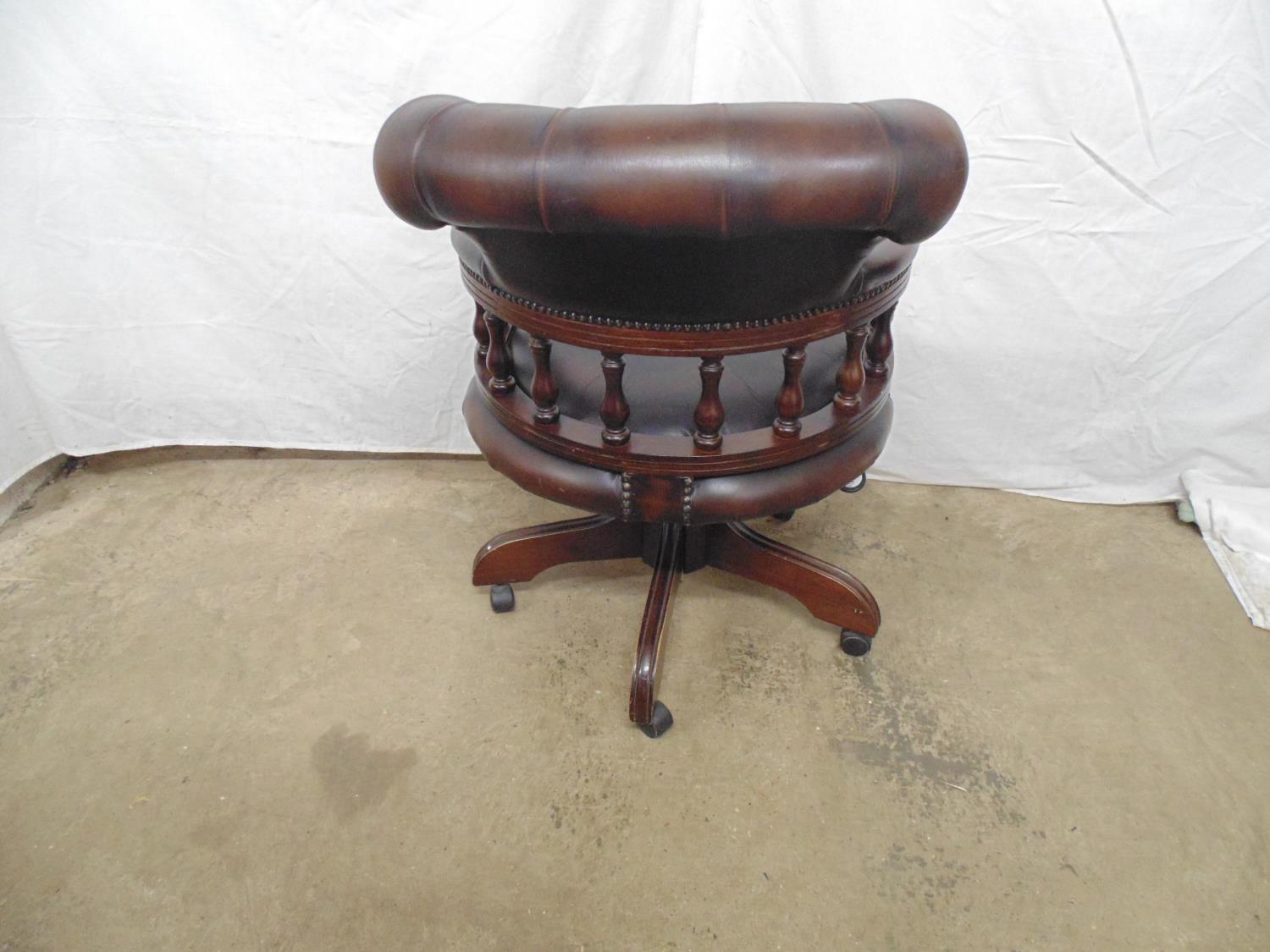 Reproduction Captains chair having buttoned leather back with padded seats and arms turned - Image 2 of 4