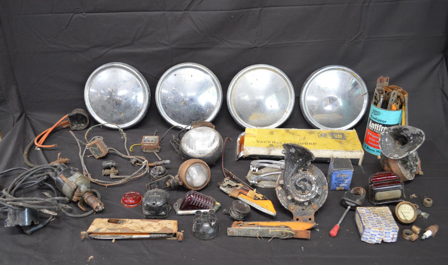 Collection of automobilia to include: wing and rear view mirrors, Smith (MA) speedo, Vauxhall