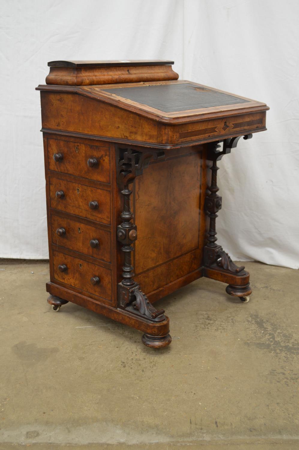 Victorian walnut Davenport desk the front lifting to reveal fitted drawers over a bank of four right - Bild 3 aus 5