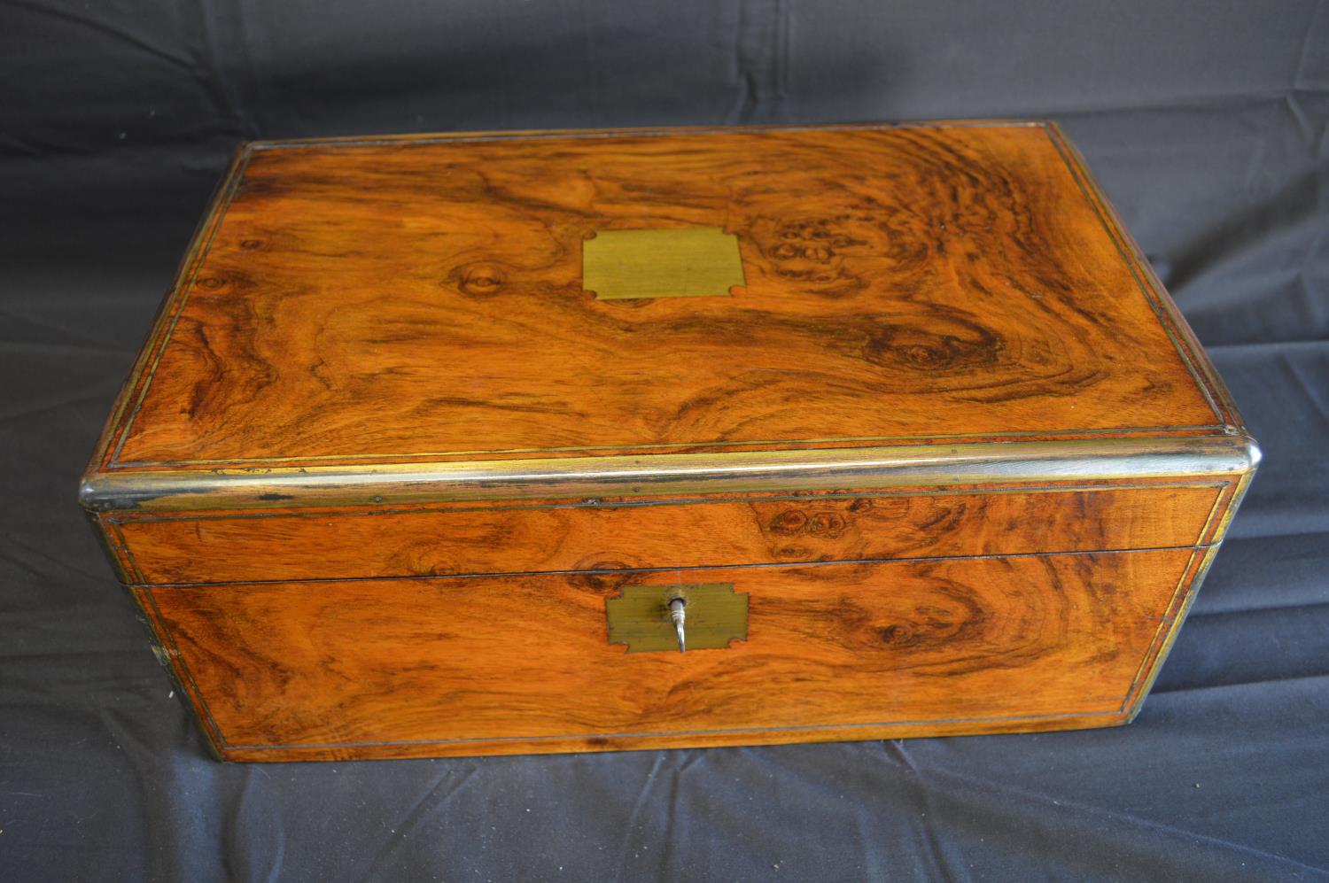Walnut brass bound travelling writing slope - 40cm wide Please note descriptions are not condition - Bild 3 aus 4