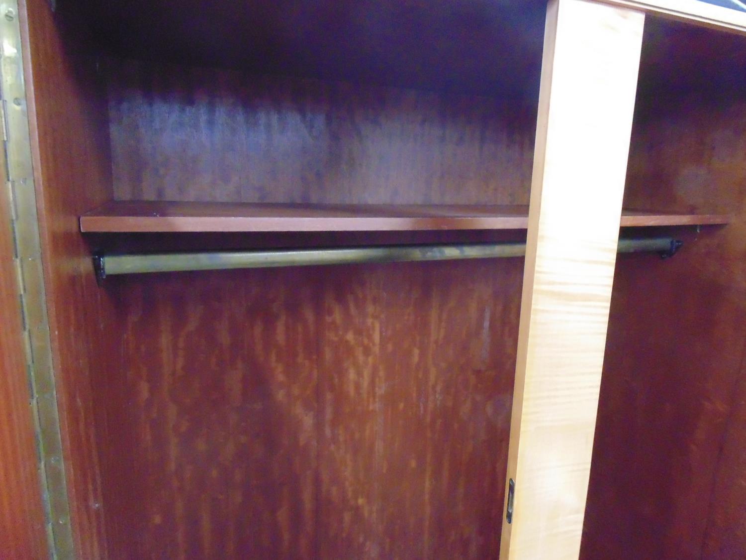 Mid century gloss maple finish three piece bedroom suite to comprise: one double wardrobe with doors - Image 8 of 9