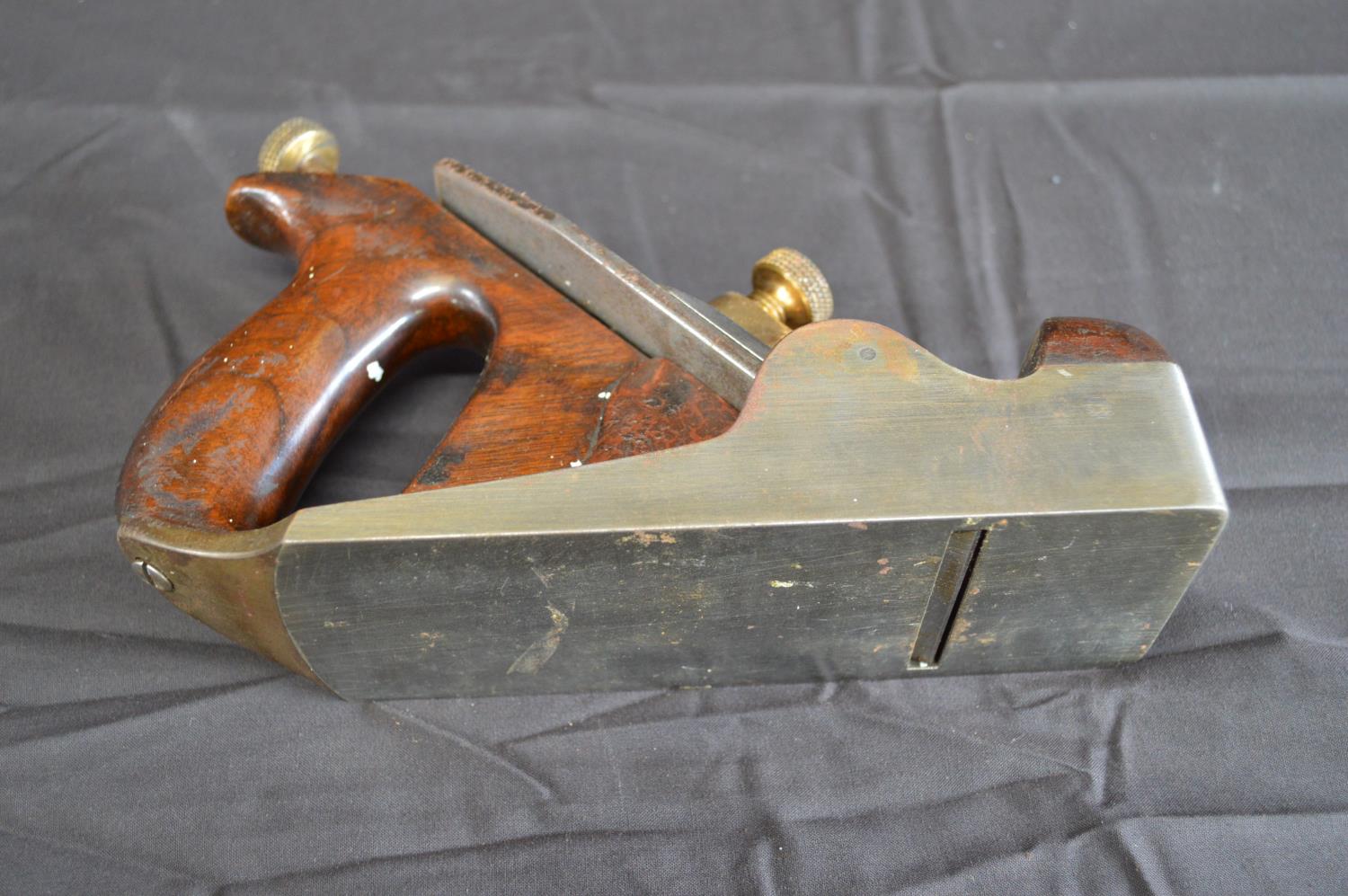 Norris, London No. 51 smoothing plane - 22cm long x 6.7cm wide Please note descriptions are not - Bild 4 aus 4